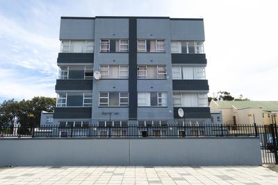 Duplex For Sale in Heathfield, Cape Town