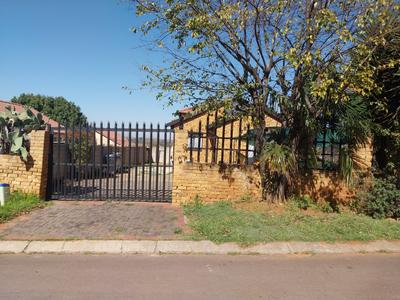 House For Rent in Groblerpark, Roodepoort