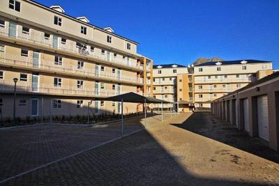 Apartment / Flat For Rent in Muizenberg, Cape Town