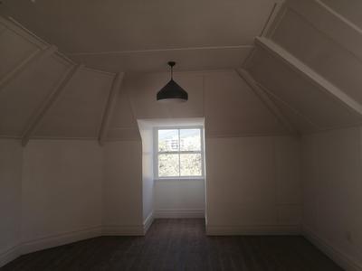 Apartment / Flat For Rent in Rondebosch, Cape Town