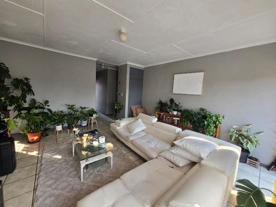 Apartment / Flat For Rent in Germiston South, Germiston
