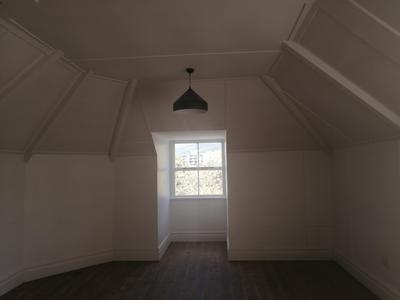 Apartment / Flat For Rent in Rondebosch, Cape Town