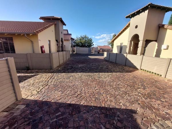 Apartment / Flat For Rent in Ormonde, Johannesburg