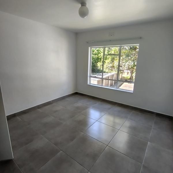 Apartment / Flat For Rent in Wynberg, Cape Town
